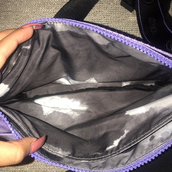 Lululemon waist bag - Picture 4 of 7